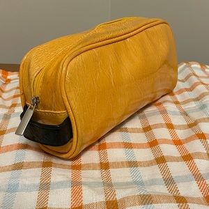 3/25$ 🛒 Retro Cosmetic / Makeup Bag. Cute Patent Yellow & Polka dot interior